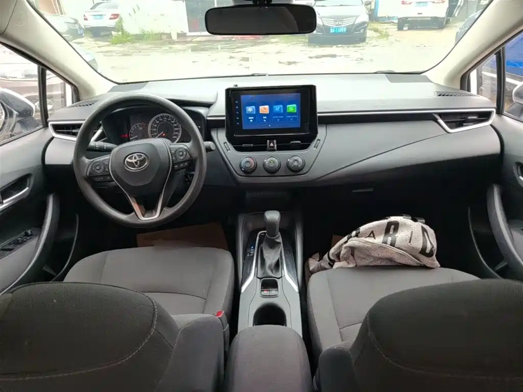 Toyota Corolla 2023 — фото 10