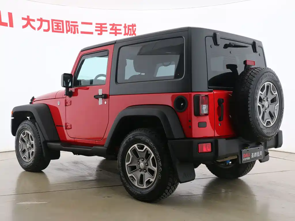 Jeep Wrangler 2016 — фото 13