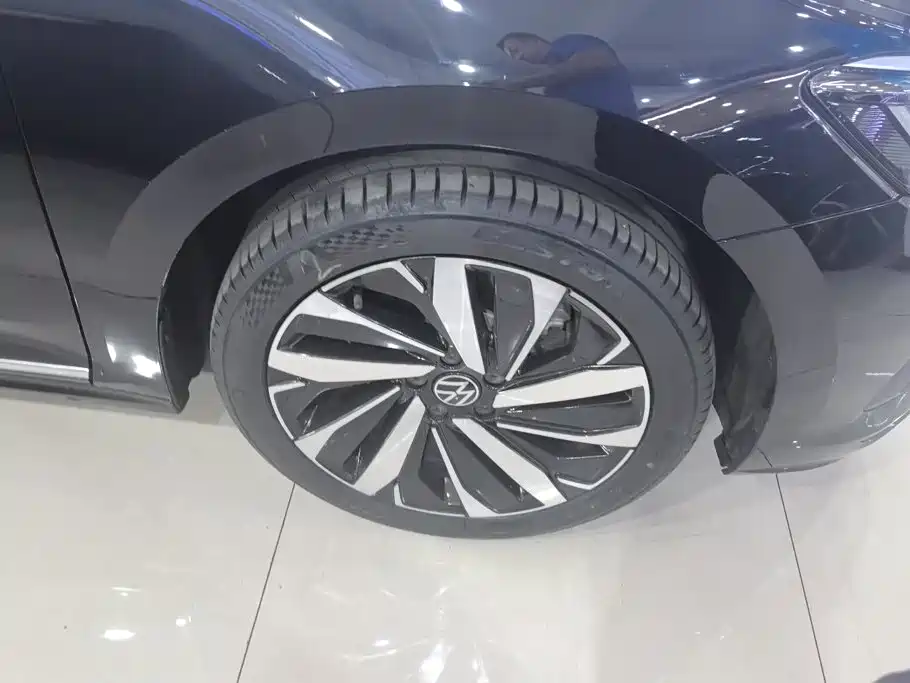 Volkswagen Passat 2023
