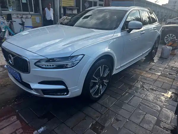 Volvo V90 2020