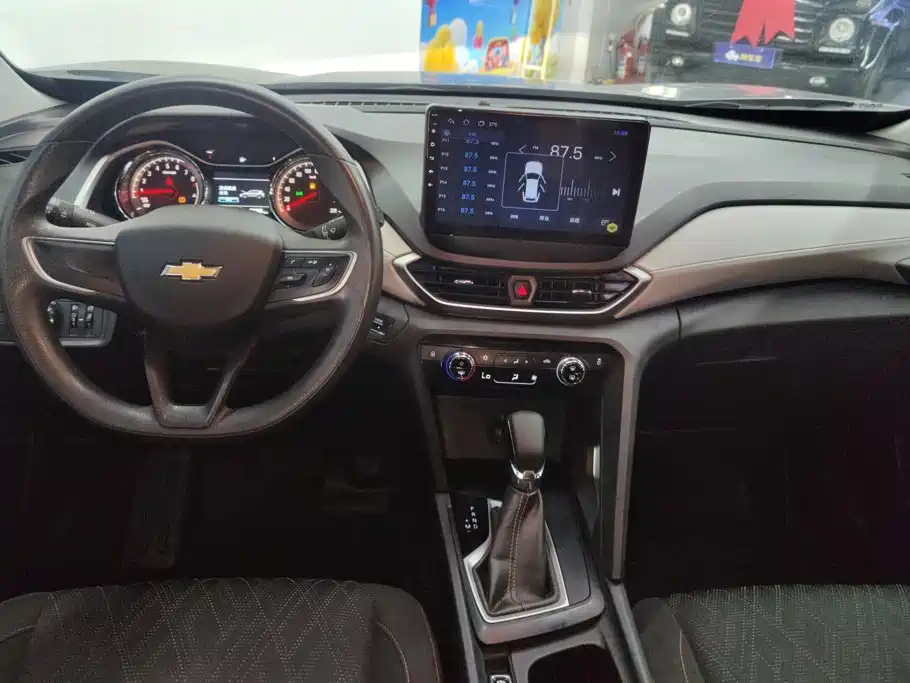 Chevrolet Orlando 2023 — фото 12