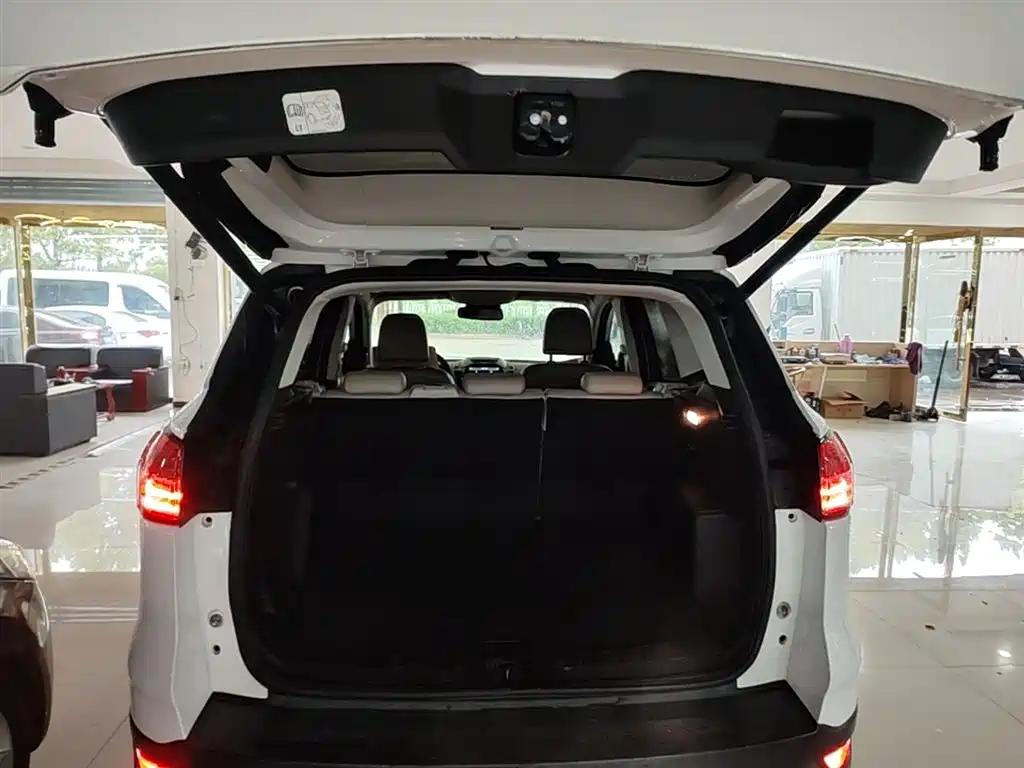 Ford Kuga 2015 — фото 19