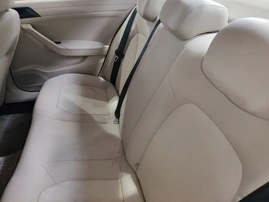 Volkswagen Jetta 2015 — фото 13