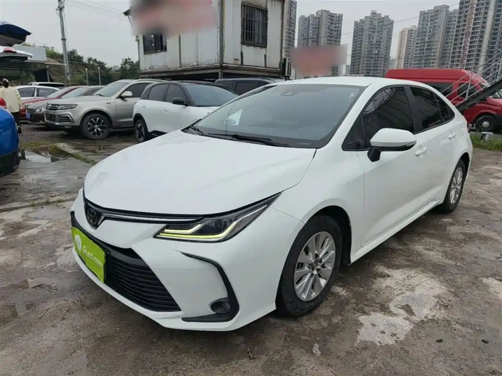Toyota Corolla 2023 — фото 2