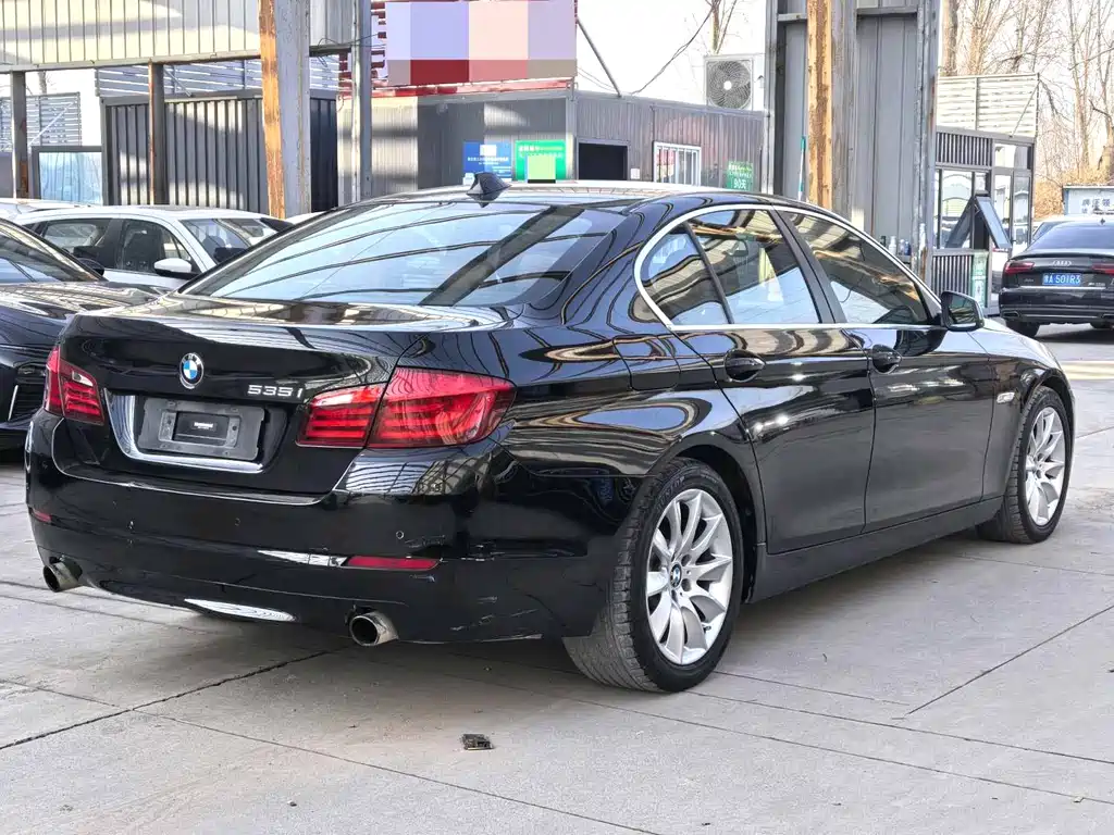 BMW 5 Series 2013 — фото 9