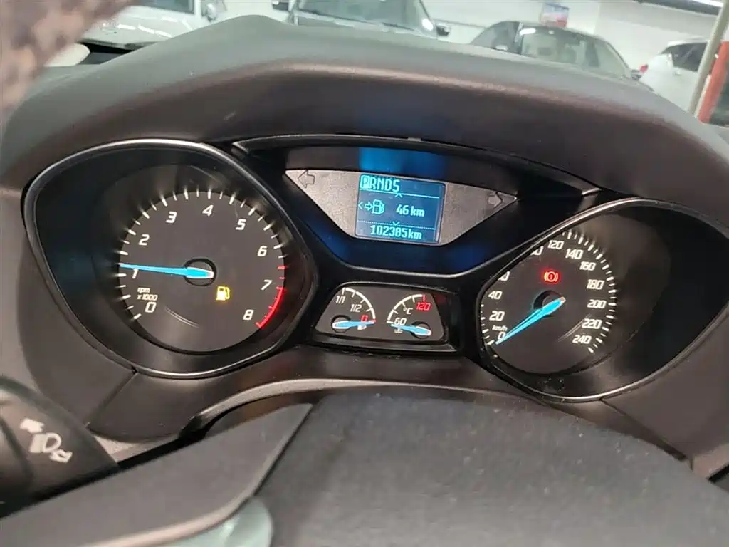 Ford Focus 2015 — фото 12