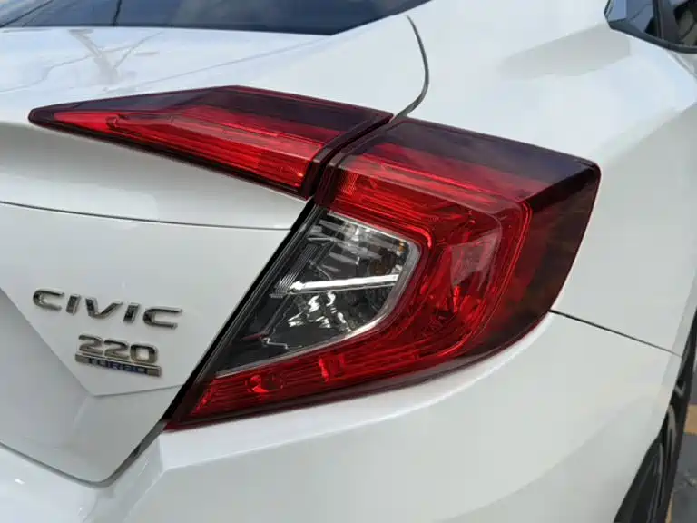 Honda Civic 2019 — фото 11