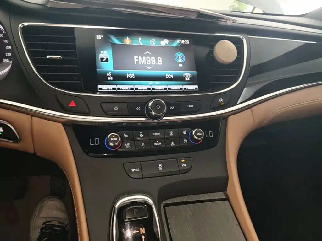 Buick LaCrosse 2017 — фото 13