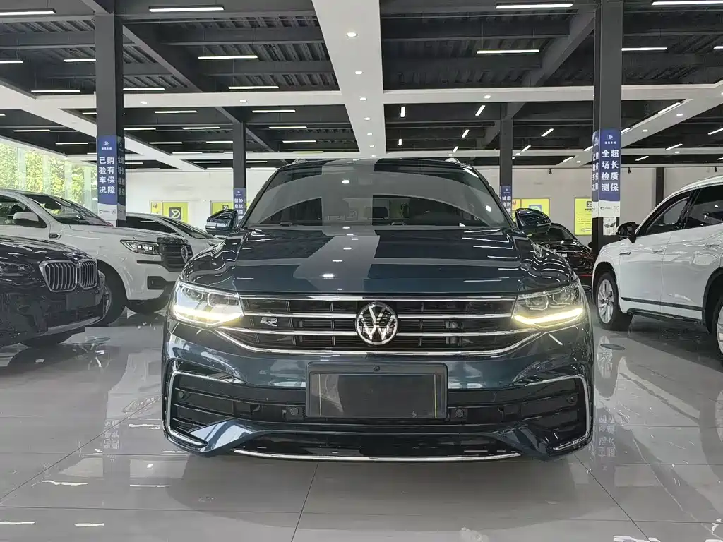 Volkswagen Tiguan L 2022 — фото 2