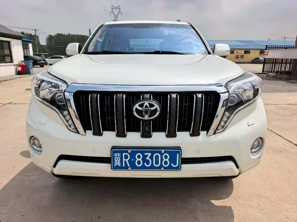 Toyota Prado 2015 — фото 2