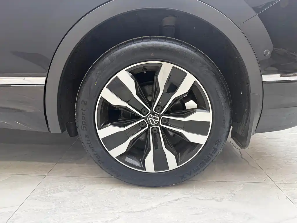 Volkswagen Tiguan L 2022 — фото 17