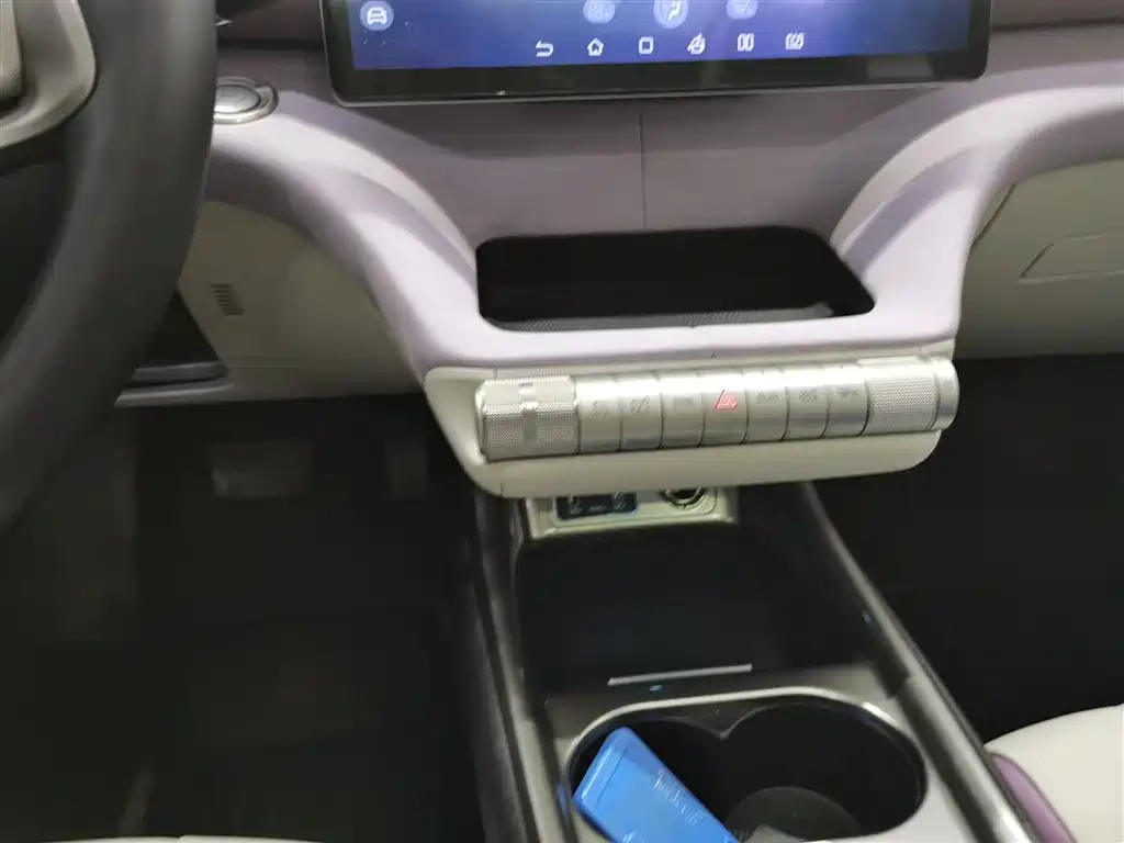 BYD Dolphin 2023 — фото 10