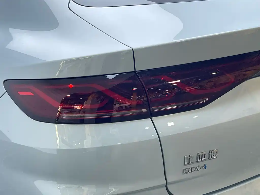 BYD Qin L 2025 — фото 9