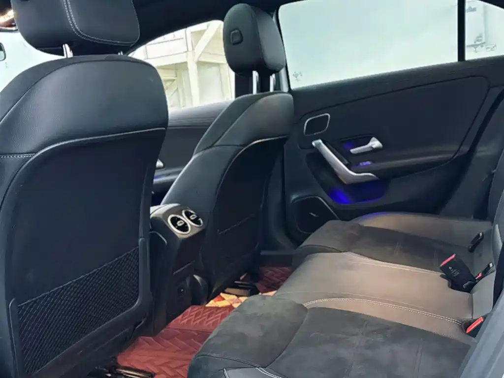 Mercedes-Benz A-Class 2023 — фото 2