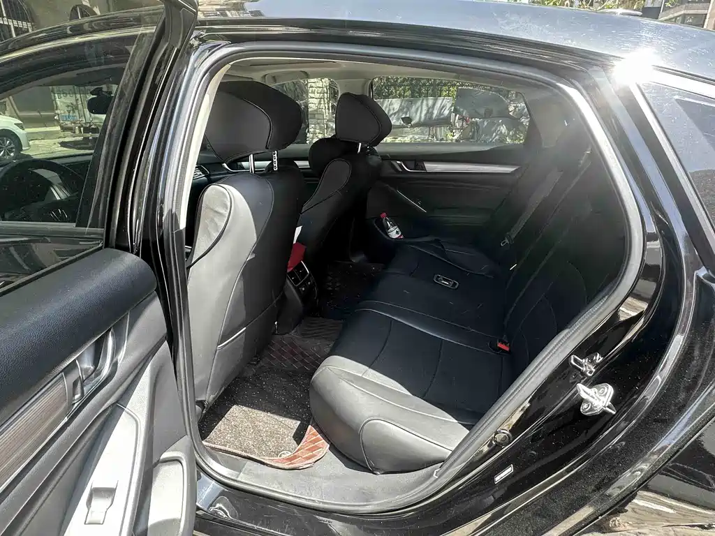 Honda Accord 2022 — фото 8
