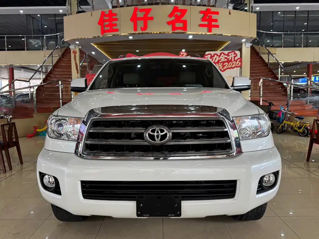 Toyota Sequoia 2016 — фото 2