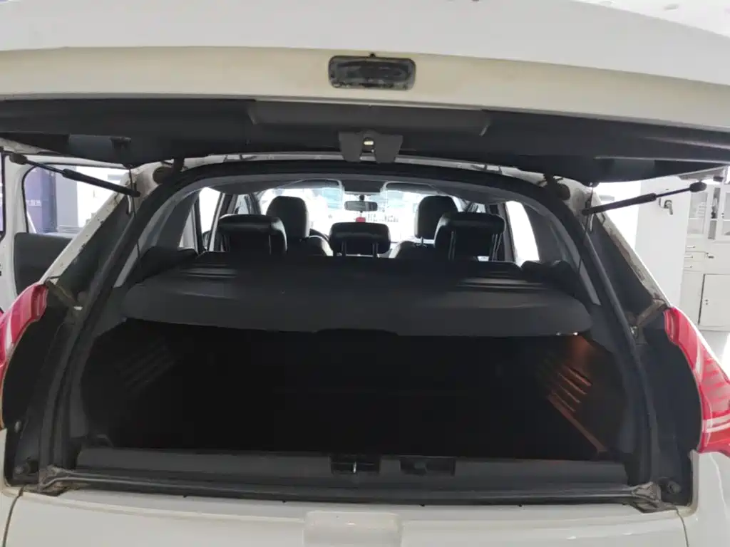 Peugeot 3008 2015 — фото 19