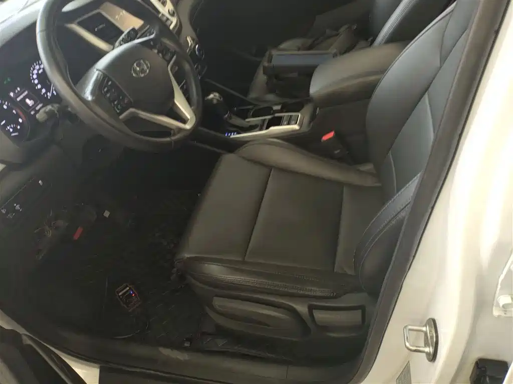 Hyundai Tucson 2016 — фото 11