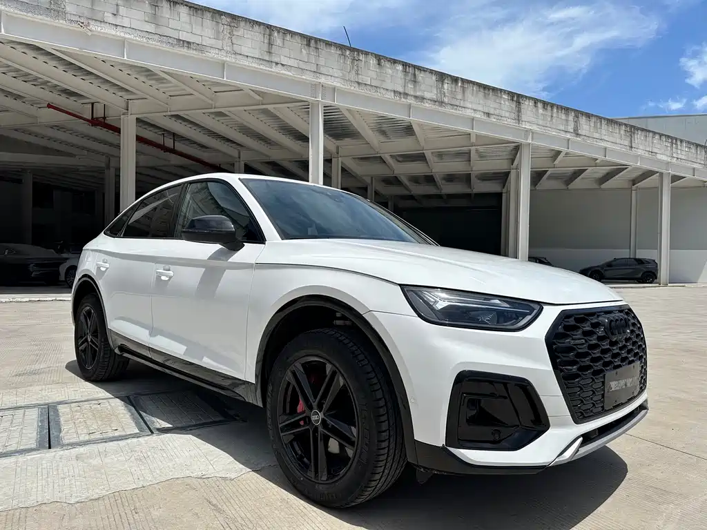 Audi Q5L Sportback 2025 — фото 3