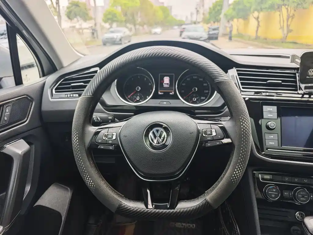 Volkswagen Tiguan L 2019 — фото 7