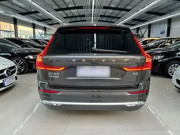 Volvo XC60 2022