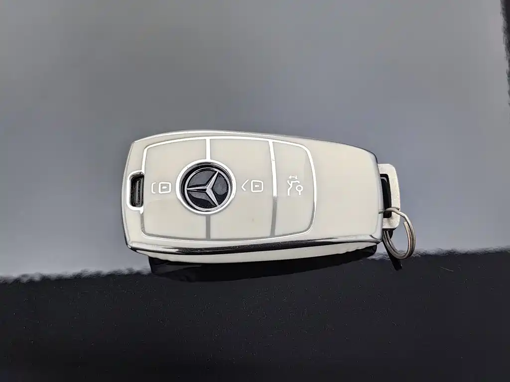 Mercedes-Benz E-Class 2017 — фото 19