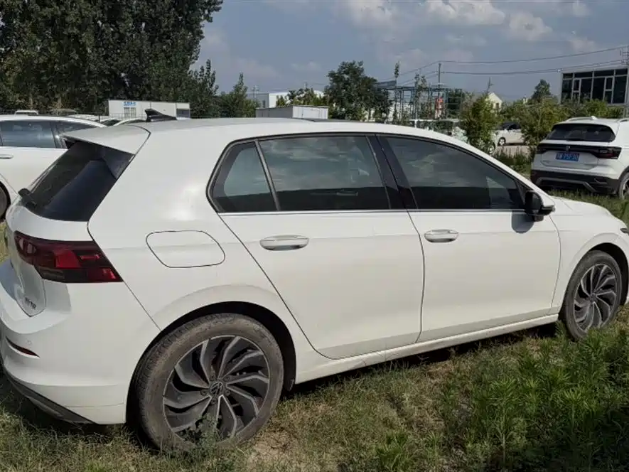 Volkswagen Golf 2024