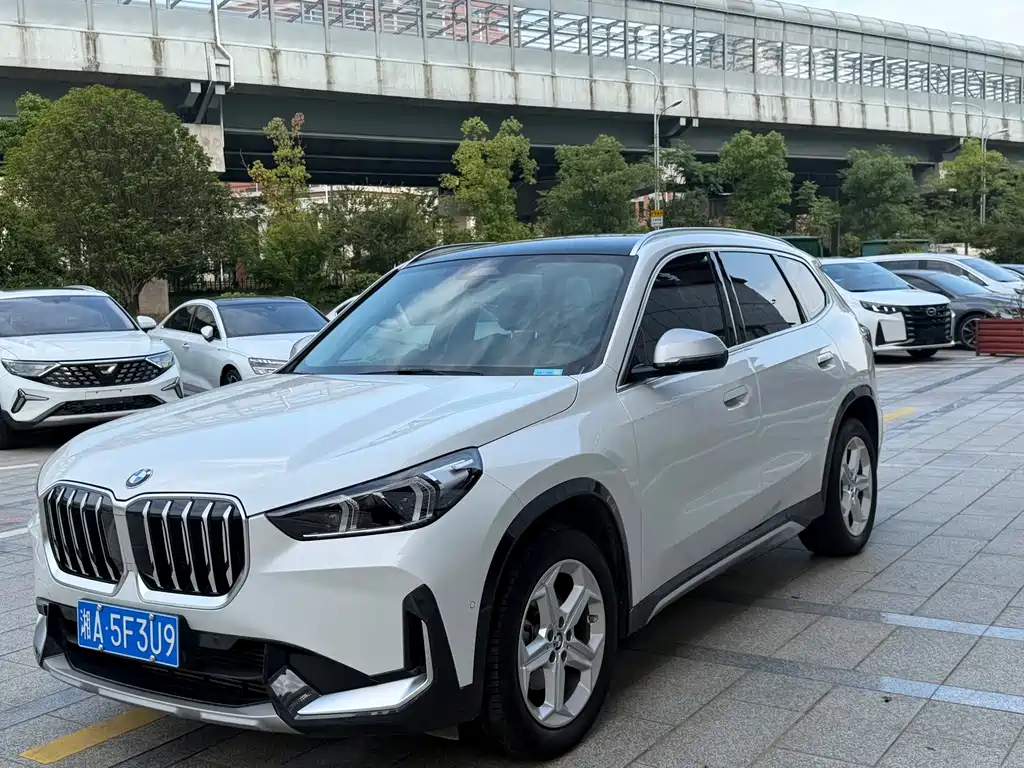 BMW X1 2023 — фото 1