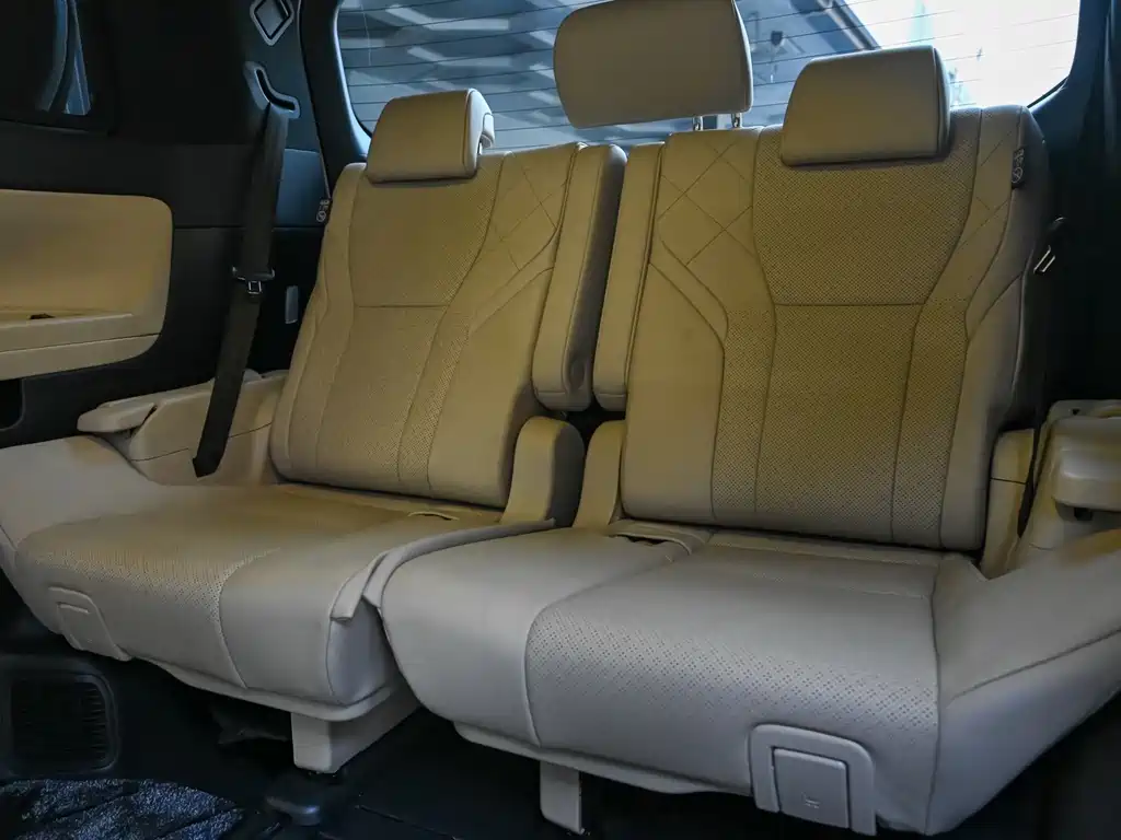 Toyota Vellfire 2023 — фото 9