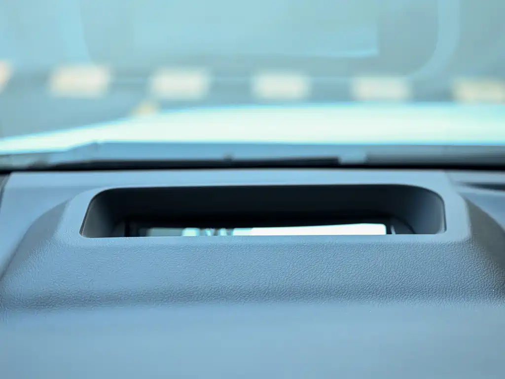 Toyota Vellfire 2023 — фото 17