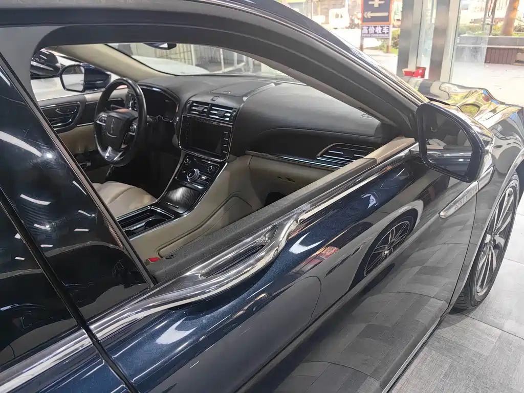 Lincoln Continental 2018 — фото 12