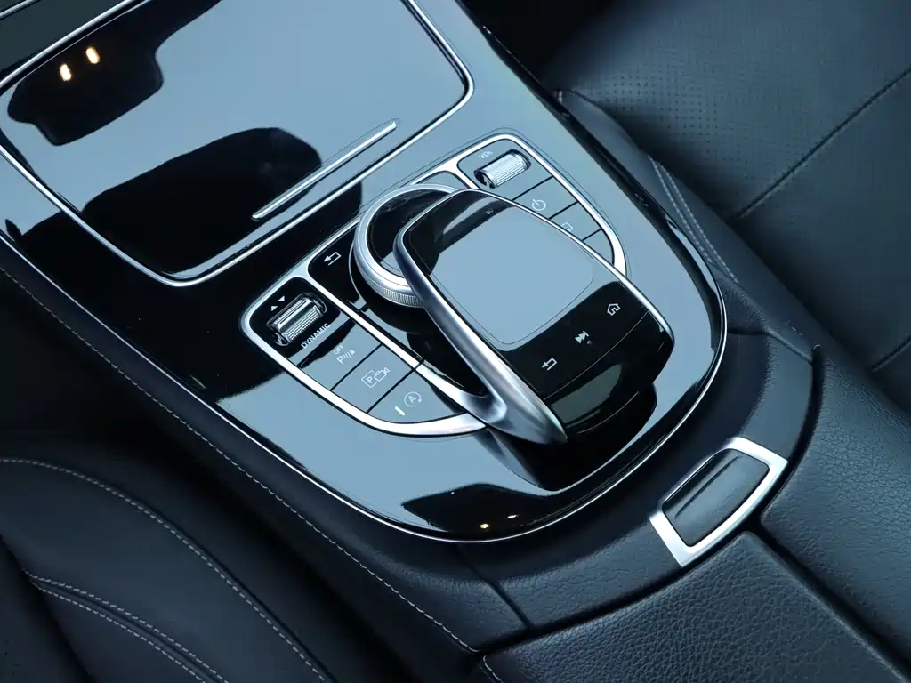 Mercedes-Benz E-Class 2017 — фото 11