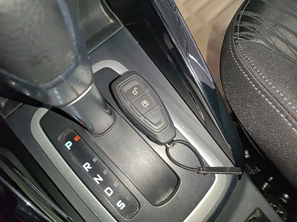 Ford Ecosport 2014 — фото 9