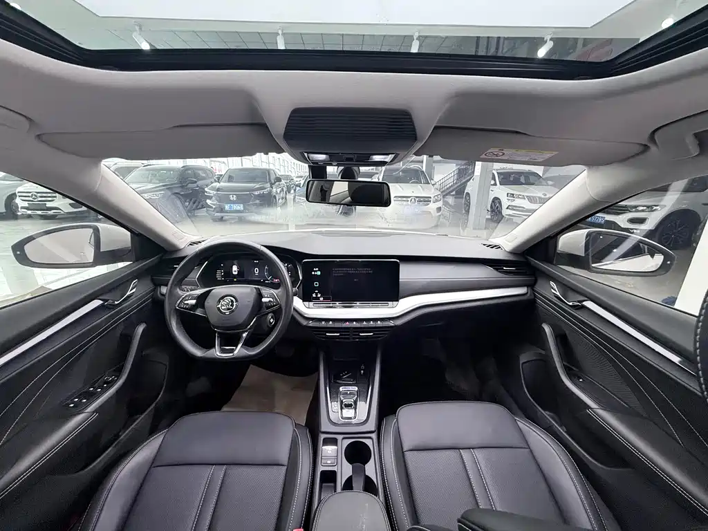Skoda Octavia 2022 — фото 10