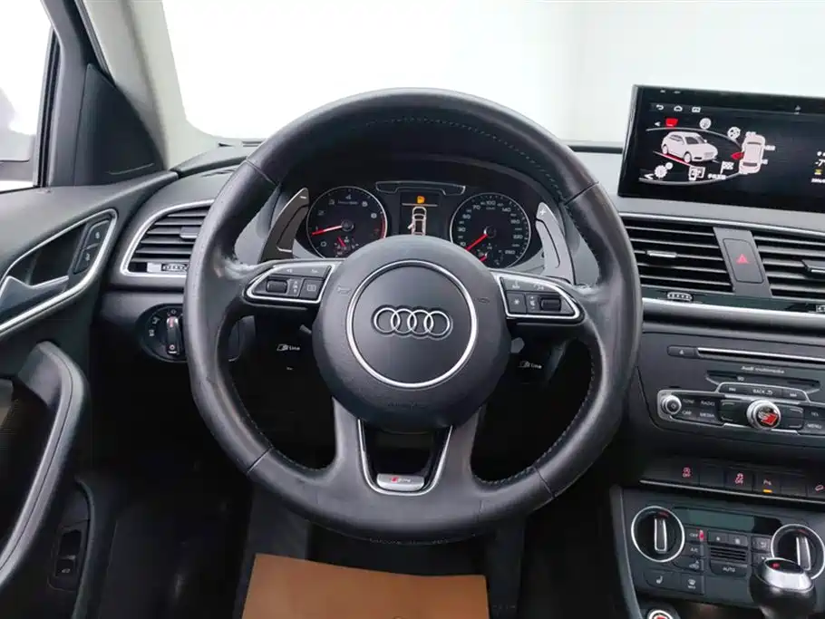 Audi Q3 2016 — фото 15