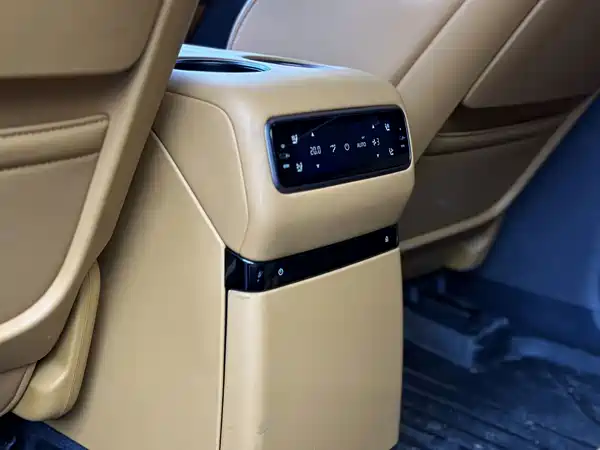 Li Auto i8 2026