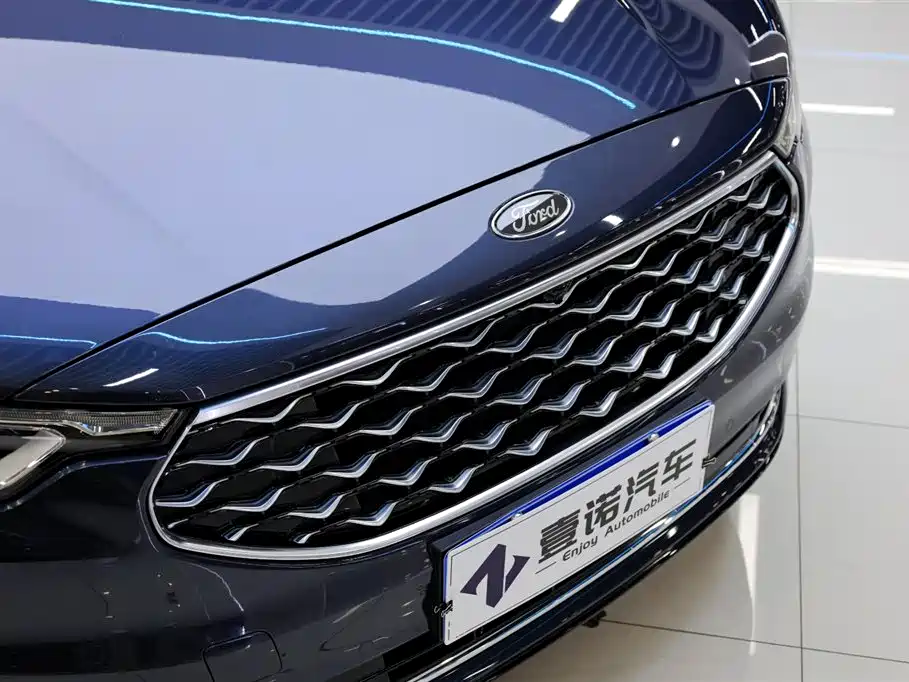 Ford Taurus 2022 — фото 11