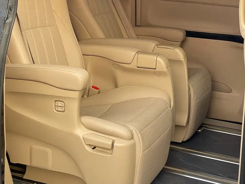 Toyota Alphard 2011 — фото 15