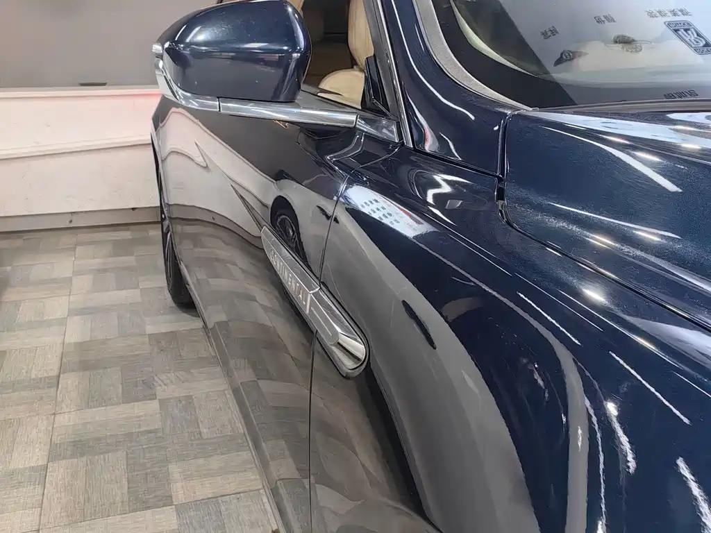 Lincoln Continental 2018 — фото 15