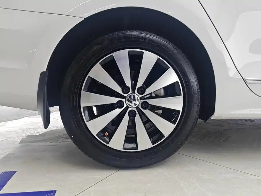 Volkswagen Sagitar 2017