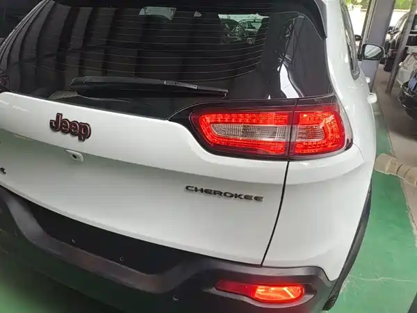 Jeep Cherokee 2016