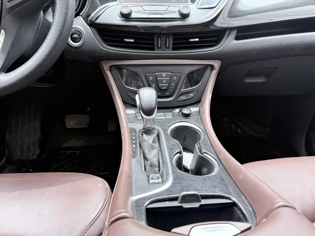 Buick Envision Plus 2018 — фото 12