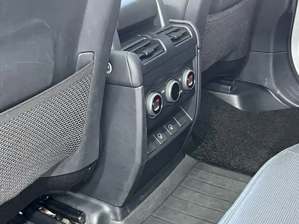 Land Rover Defender 2024 — фото 19