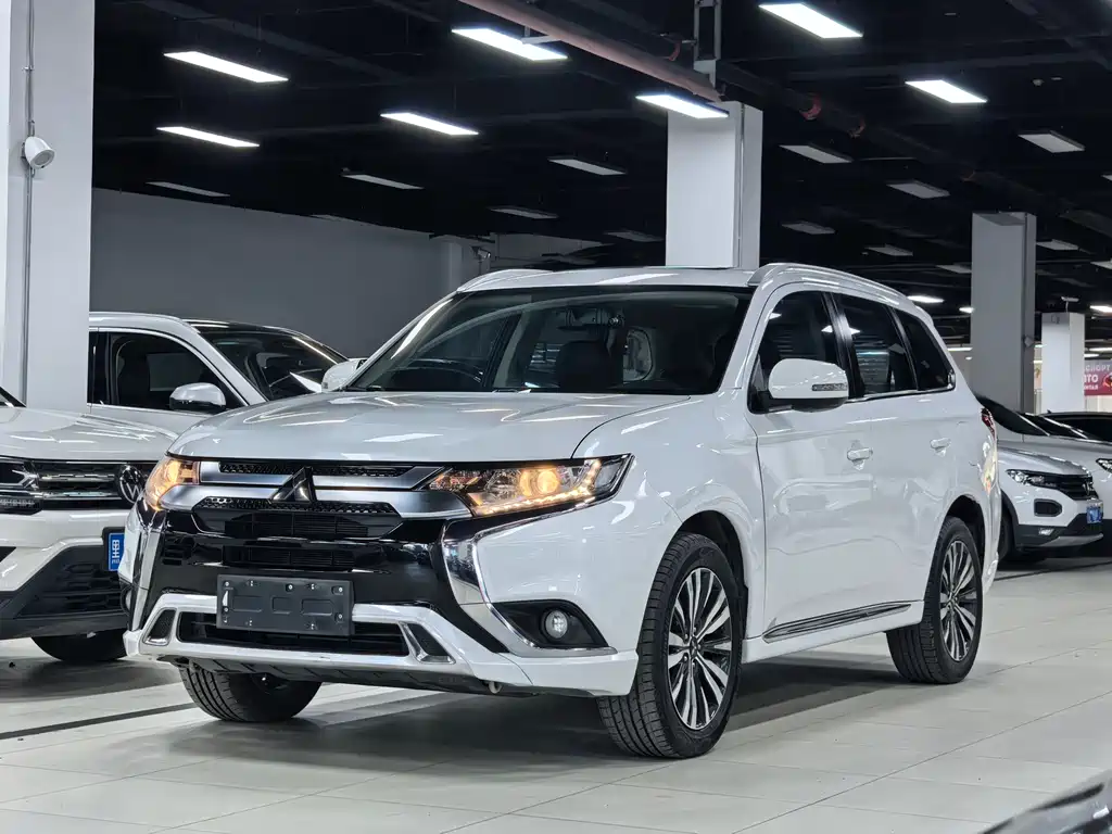 Mitsubishi Outlander 2021