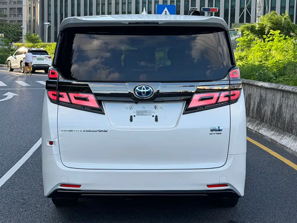Toyota Vellfire 2023 — фото 5
