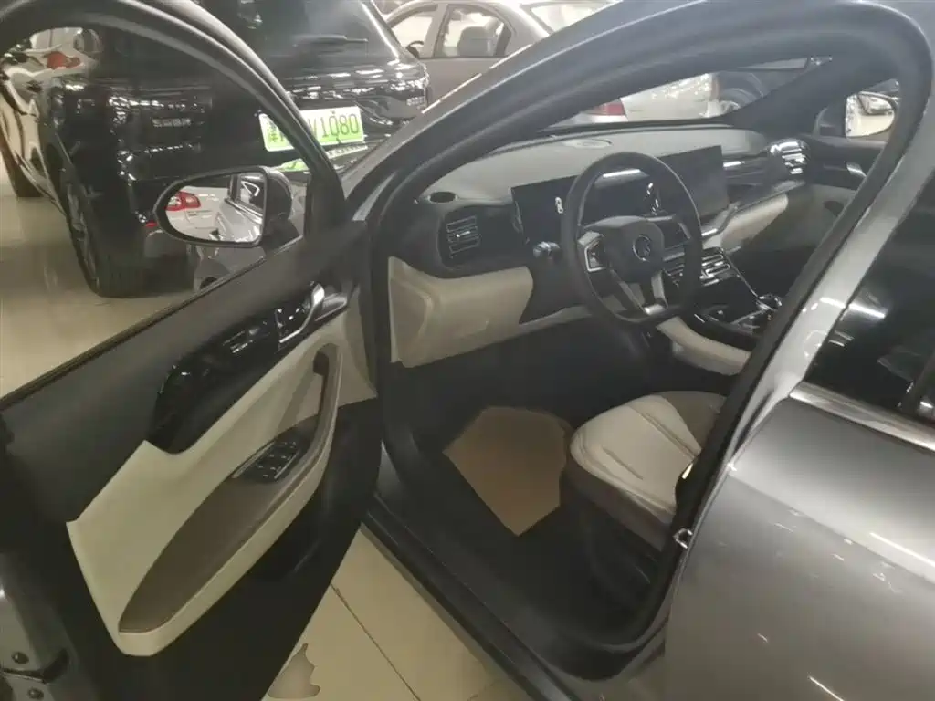 BYD Qin PLUS 2023 — фото 16