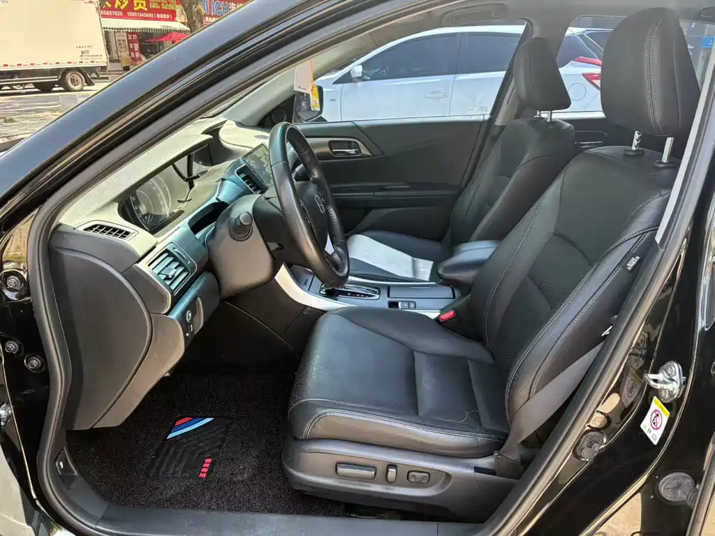 Honda Accord 2015 — фото 6