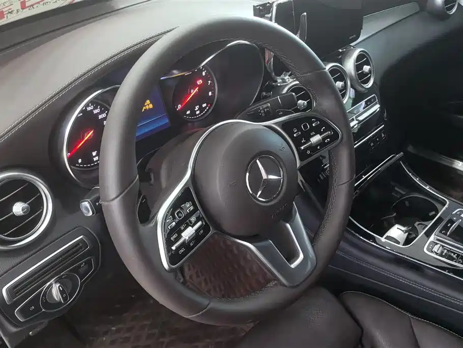 Mercedes-Benz GLC 2020 — фото 15