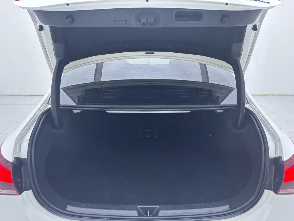 Mercedes-Benz A-Class 2022 — фото 17
