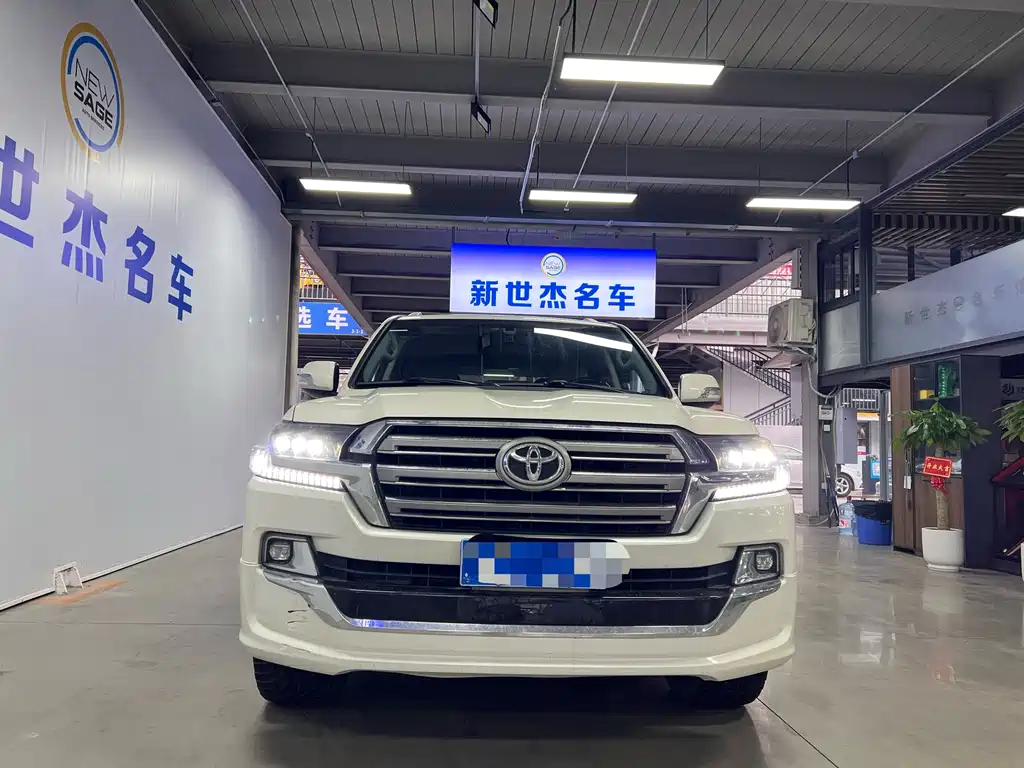 Toyota Land Cruiser 2018 — фото 2